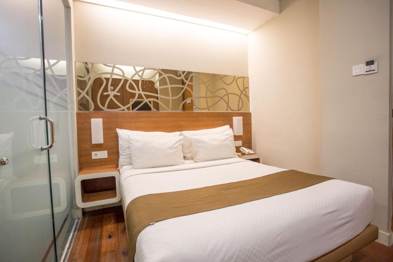 Life Hotel Mayjend Sungkono Surabaya Kültér fotó